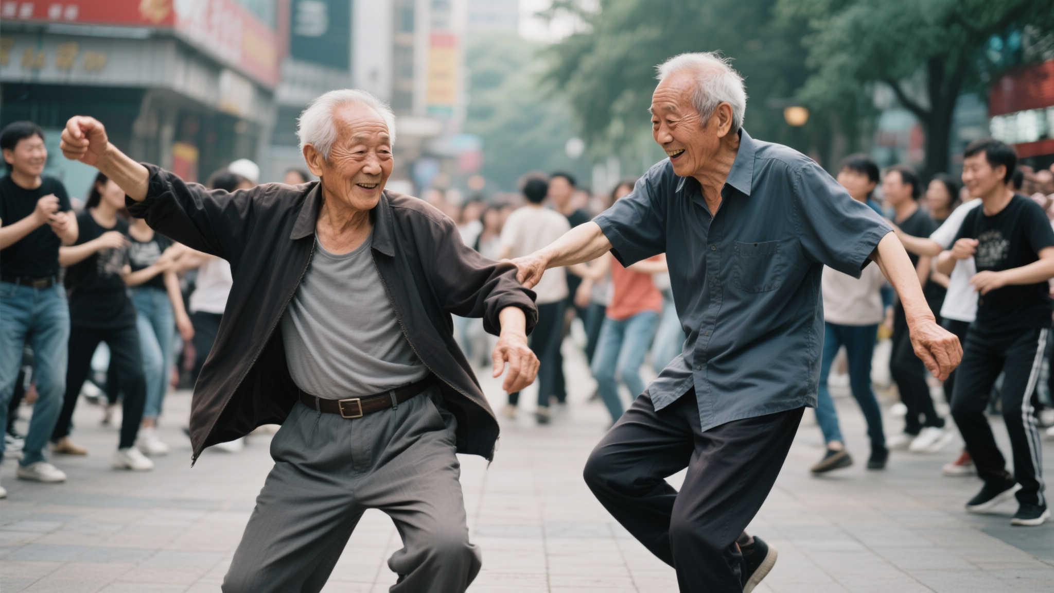 两位大爷的惊人举动让我瞠目结舌 两位大爷的惊人举动让我瞠目结舌